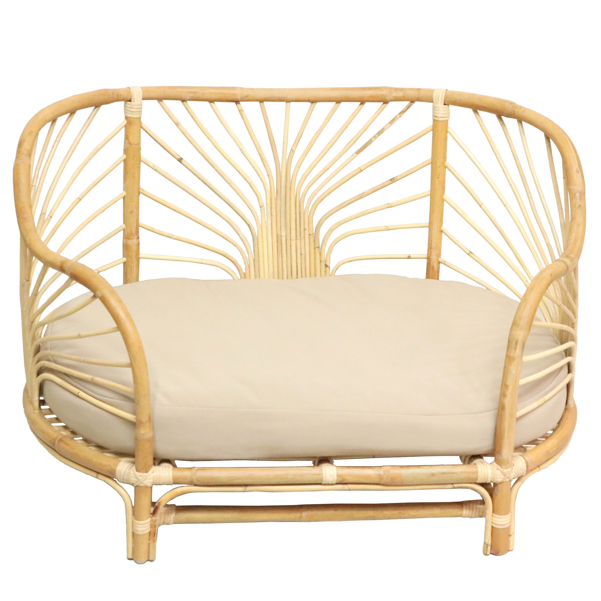 Alege pat din ratan pentru animalul tau de companie.