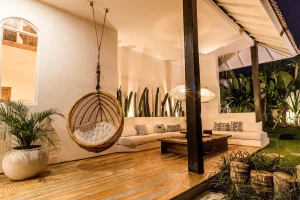 Un scaun suspendat egg pentru o terasa fabuloasa